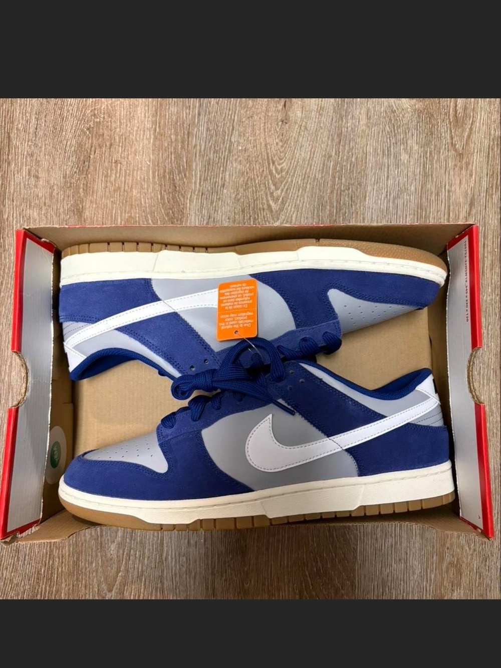 Nike Dunk Low in Navy Blue-